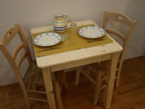 Tavolo Toscana cm.75x75 H77 con piano e angoli stondati