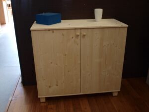 Credenza semplice 2 ante 100x43 H 87 in abete 18 mm