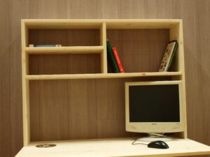 Alzata per Porta PC Alex 100x20 H 75 legno di abete 18 mm